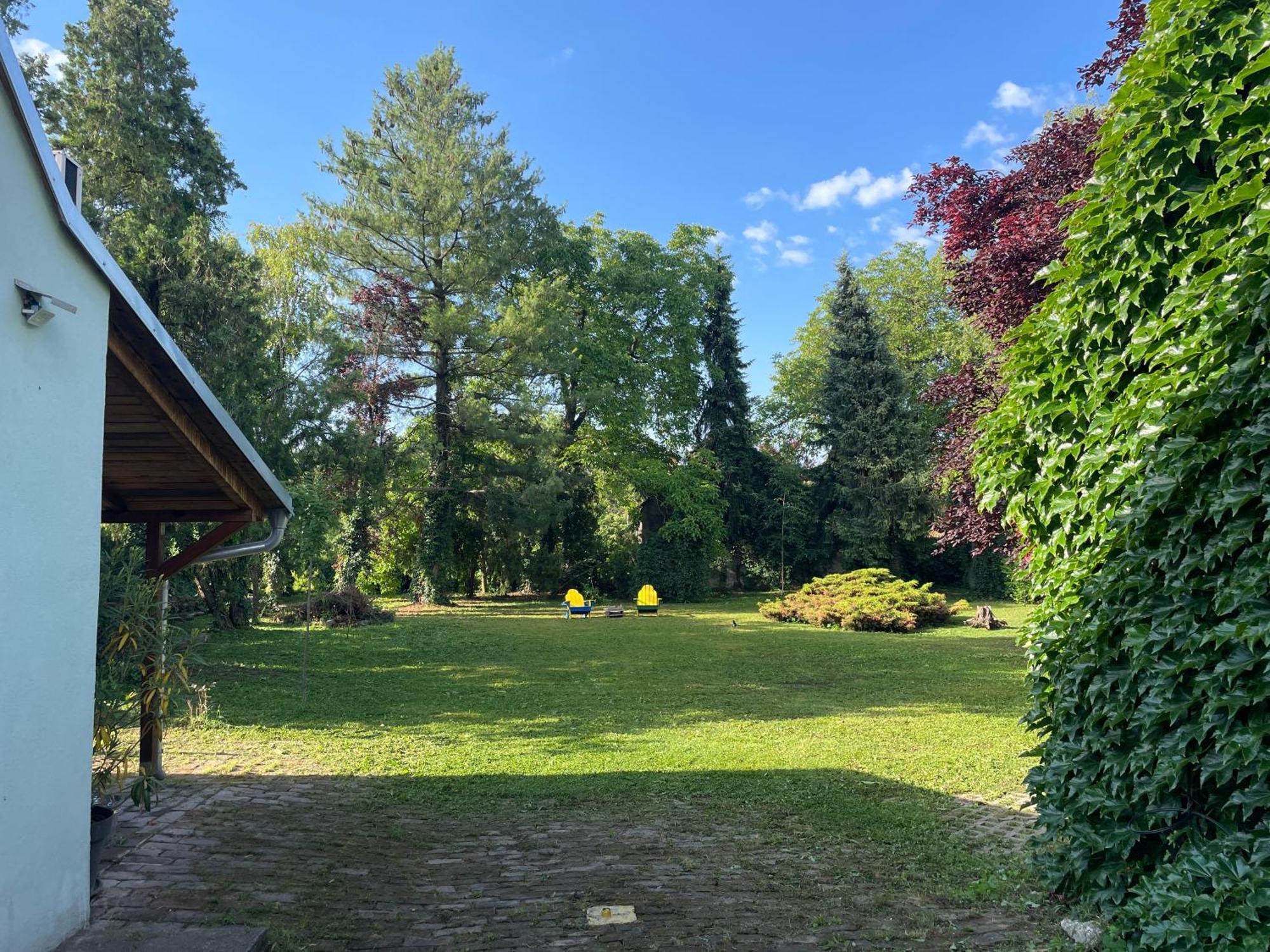 Pb Urban Garden Stay With Secured Parking Sremska Mitrovica Eksteriør billede