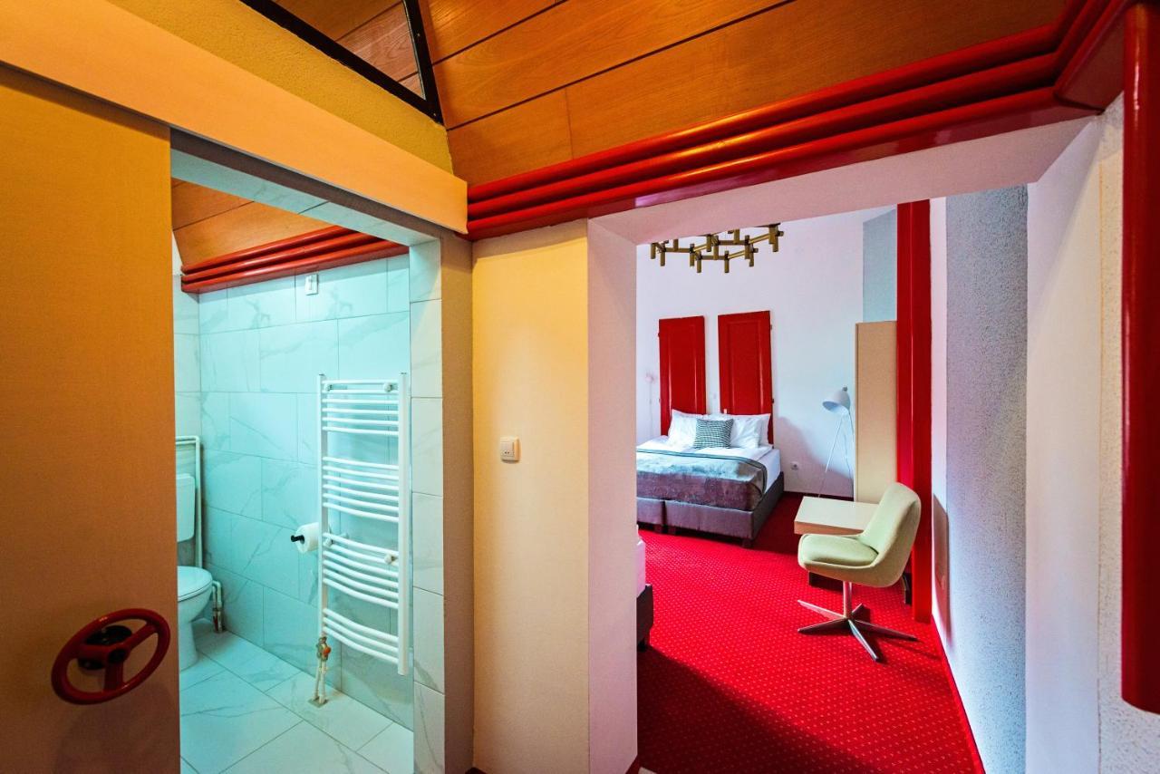 Pb Urban Garden Stay With Secured Parking Sremska Mitrovica Eksteriør billede