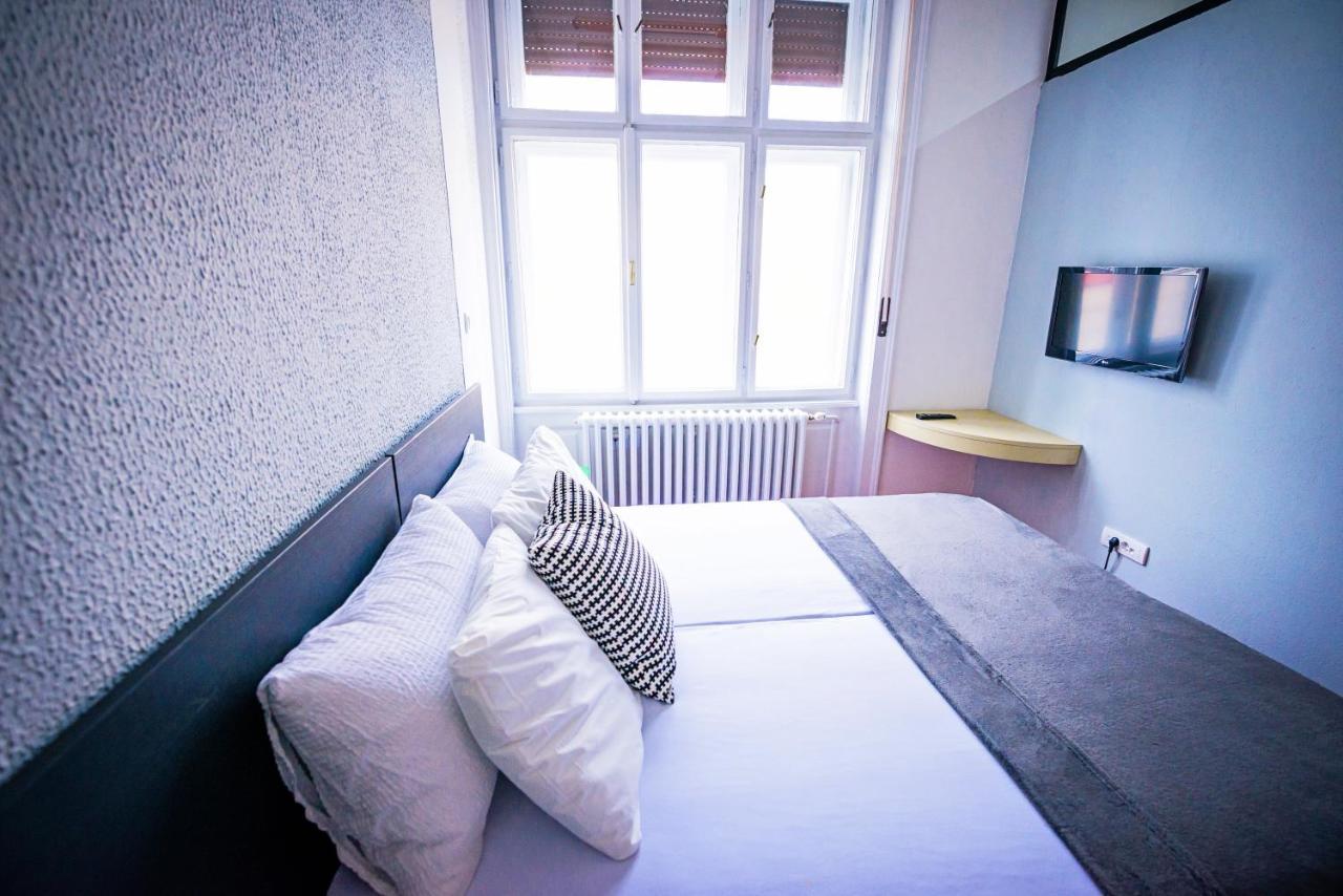 Pb Urban Garden Stay With Secured Parking Sremska Mitrovica Eksteriør billede