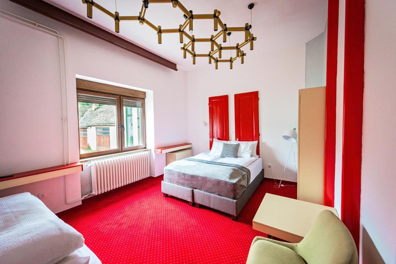 Pb Urban Garden Stay With Secured Parking Sremska Mitrovica Eksteriør billede