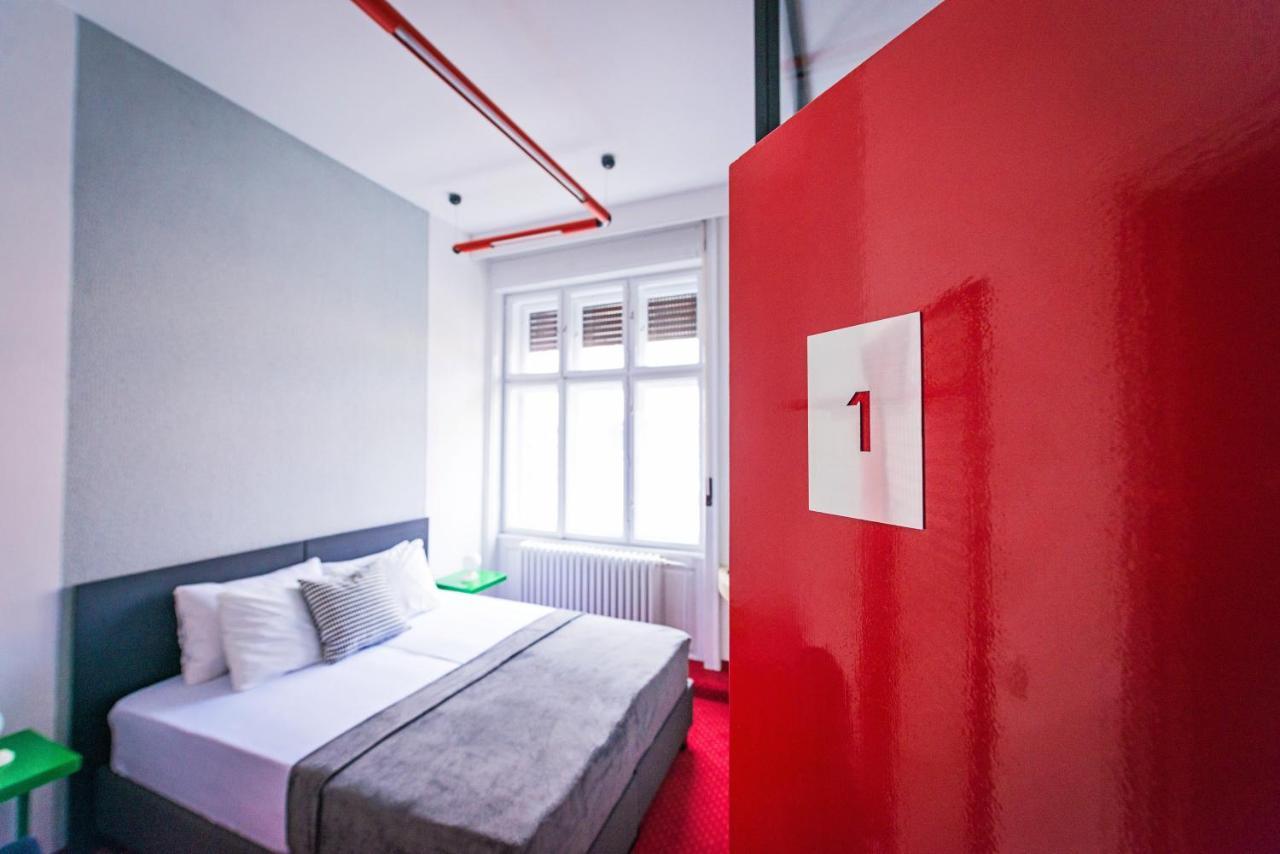 Pb Urban Garden Stay With Secured Parking Sremska Mitrovica Eksteriør billede